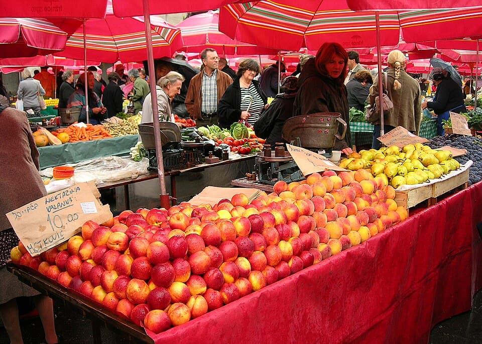 Svježe namirnice na tržnici Dolac
