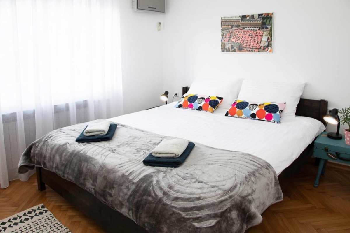 Lea & Maks's City Apartment