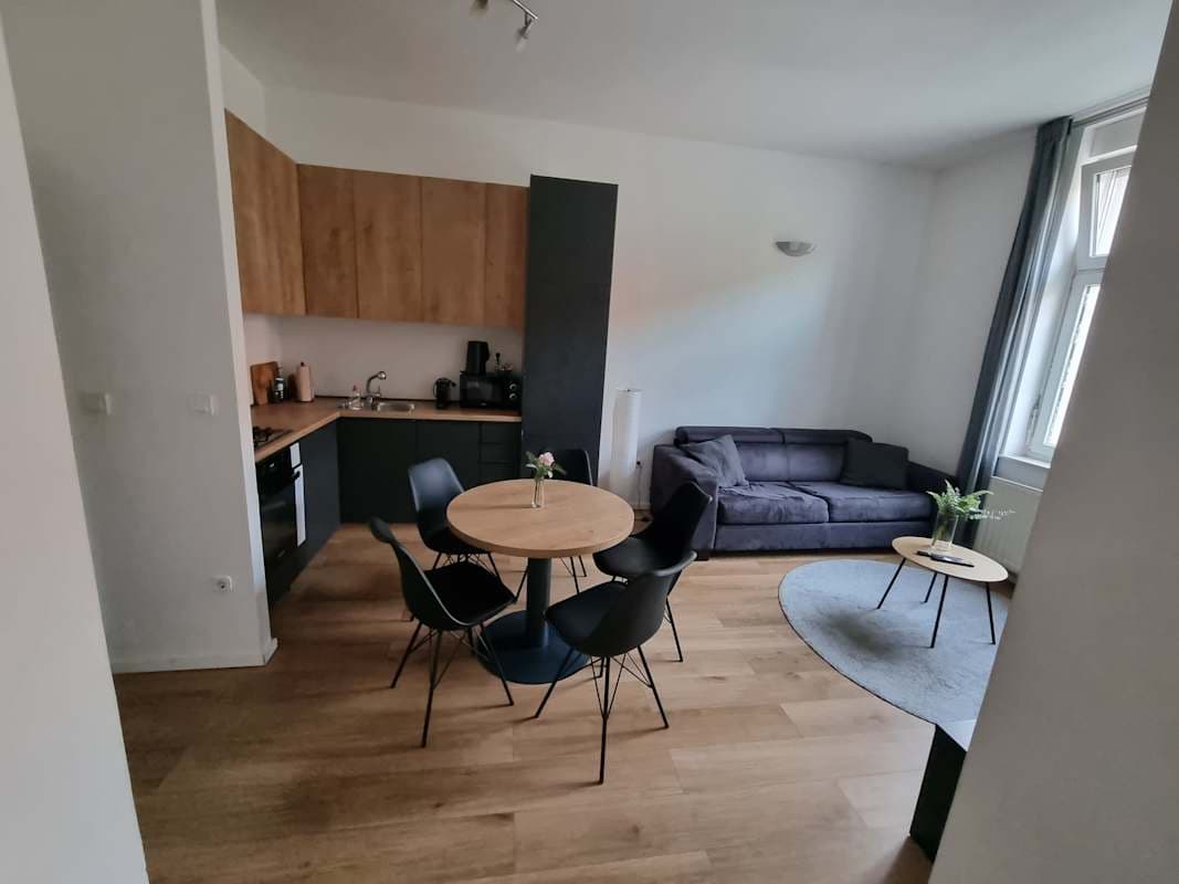 Niko's Apartment
